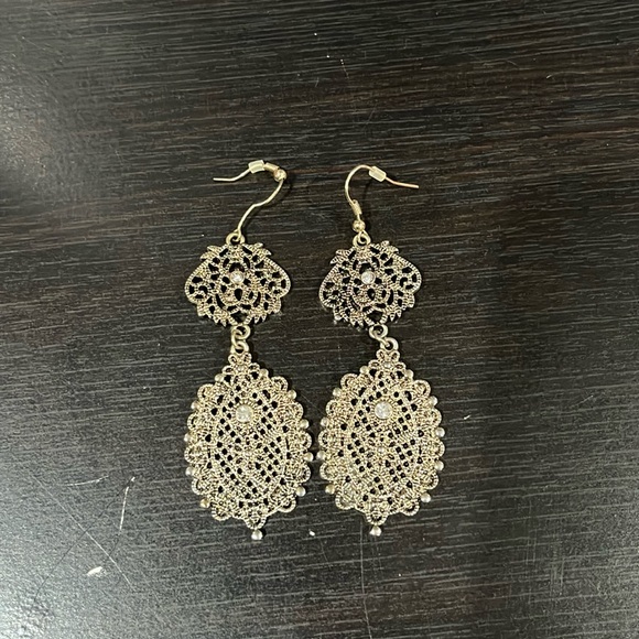 Jewelry - Gold earrings, antique gold with rhinestone